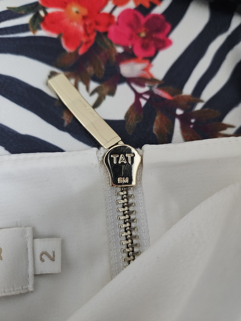 Ted Baker London Floral Zebra Print A-Line Midi Dress White Black Size 6 - Picture 10 of 12
